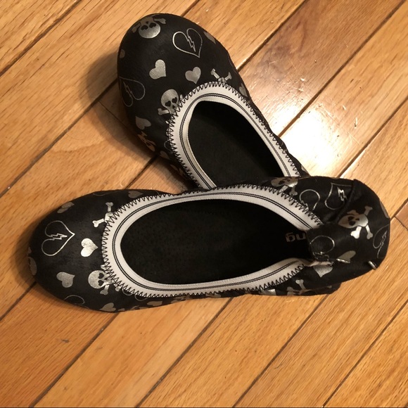 Skull and broken heart flats - Picture 4 of 6